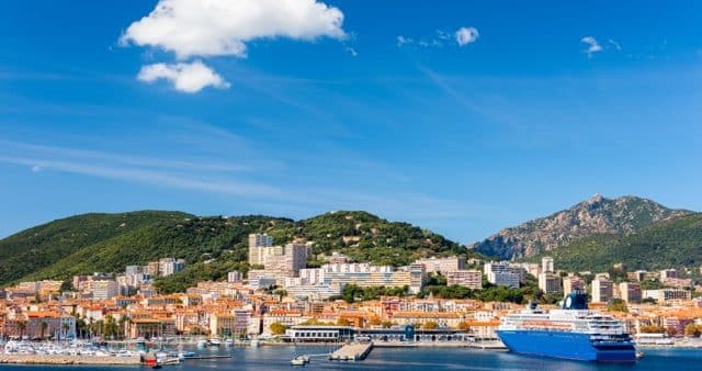 Rénovation énergétique des locaux professionnels en Corse : ce que les dirigeants de PME doivent savoir